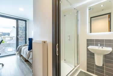 Standard Plus En Suite - Image 3